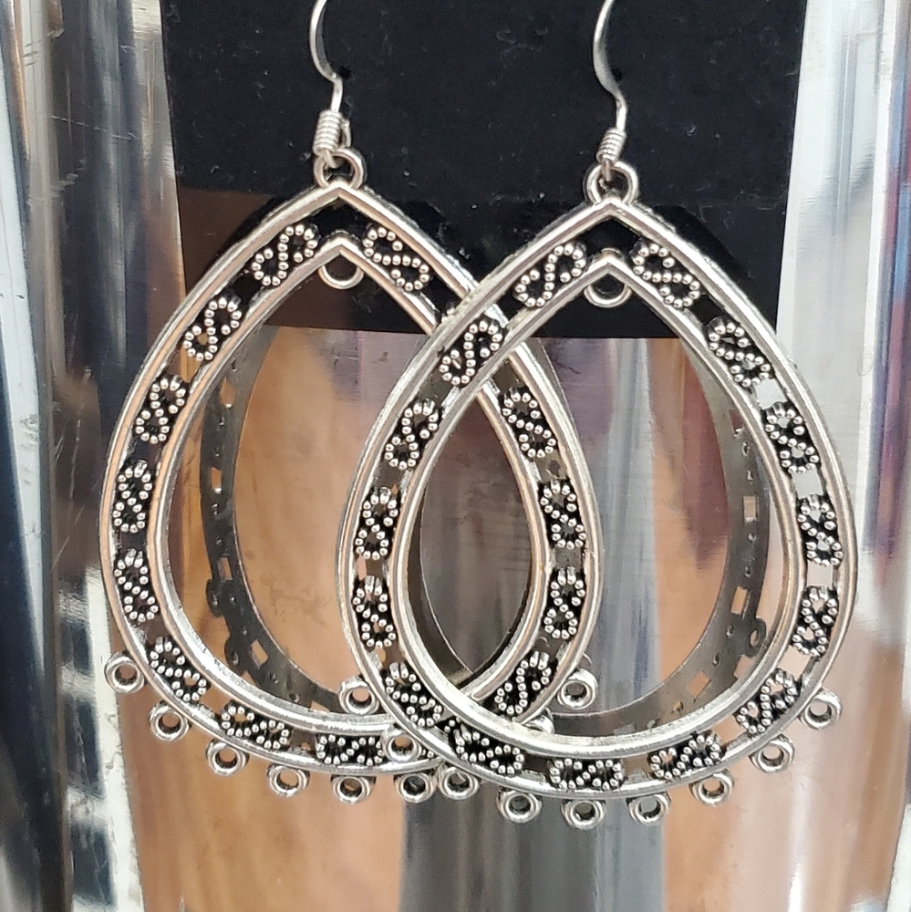 Pretty Silver Boho Earrings EXCELLENT CONDITION